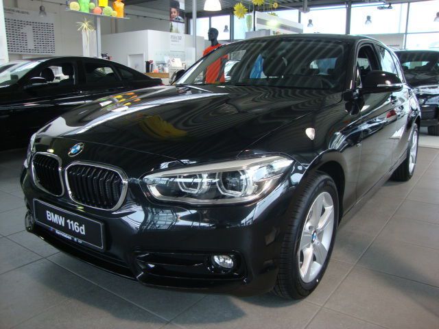 BMW Serie 1 116i Advantage + LED, Anno 2021, KM 24701 - huvudbild