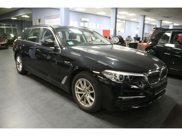 BMW 520 d Touring Aut. Luxury Line/HUD/H&K/MID/LED/ - huvudbild
