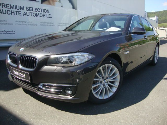 BMW 520 d Touring Aut. Luxury Line/HUD/H&K/MID/LED/ - huvudbild