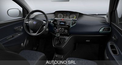 Lancia Ypsilon 1.0 FireFly 5 porte S&S Hybrid Silver GRIGIO PIET - huvudbild