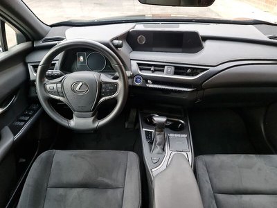 Lexus UX Hybrid 4WD Executive, Anno 2019, KM 62000 - huvudbild
