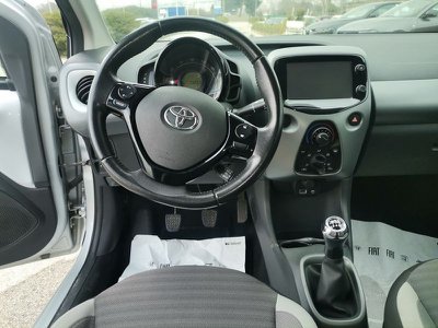 Toyota Aygo Connect 1.0 VVT i 72 CV 5 porte x cool, Anno 2020, K - huvudbild