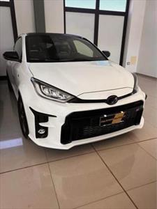 Toyota Yaris 3ª serie 1.5 Hybrid 5 porte Active, Anno 2018, KM 1 - huvudbild