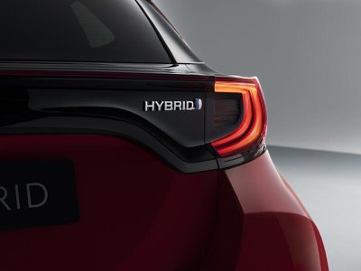 Toyota Yaris 1.5 Hybrid 5 porte Cool, Anno 2018, KM 48896 - huvudbild